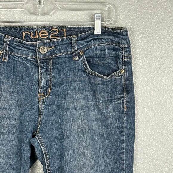 RUE 21 Cotton Spandex Blend Size 11/12 Medium Wash Blue Curvy Bootcut Jeans - Picture 3 of 7